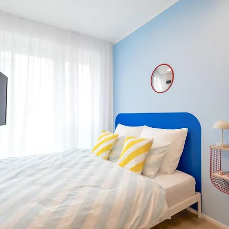 Colorful - Balcony, Free Parking, By Gravity *