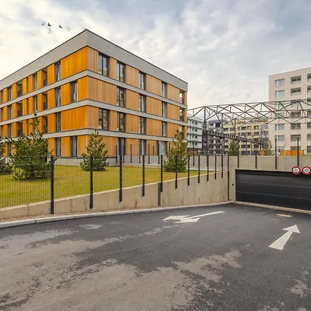 Colorful - Balcony, Free Parking, By Gravity Praga