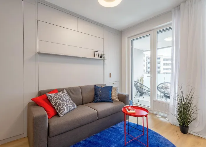 Colorful - Balcony, Free Parking, By Gravity براغ