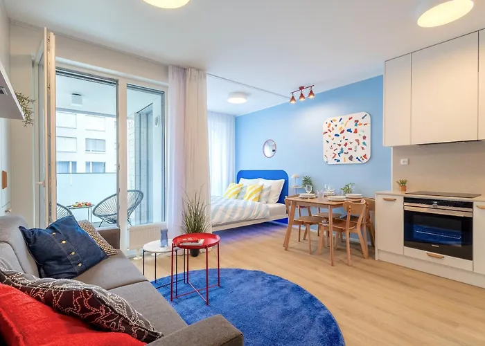 Colorful - Balcony, Free Parking, By Gravity شقة براغ