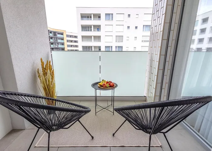 Daire Colorful - Balcony, Free Parking, By Gravity *